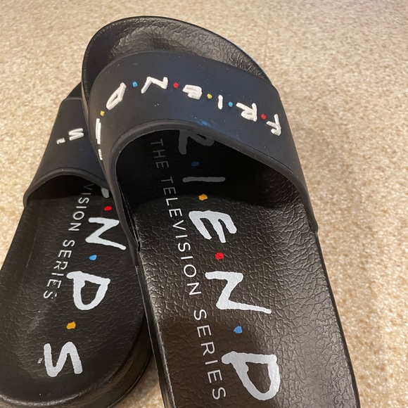 COPY - FRIENDS sliders, NEW W/O tag, size 9, excellent condition, never worn. - Picture 5 of 8
